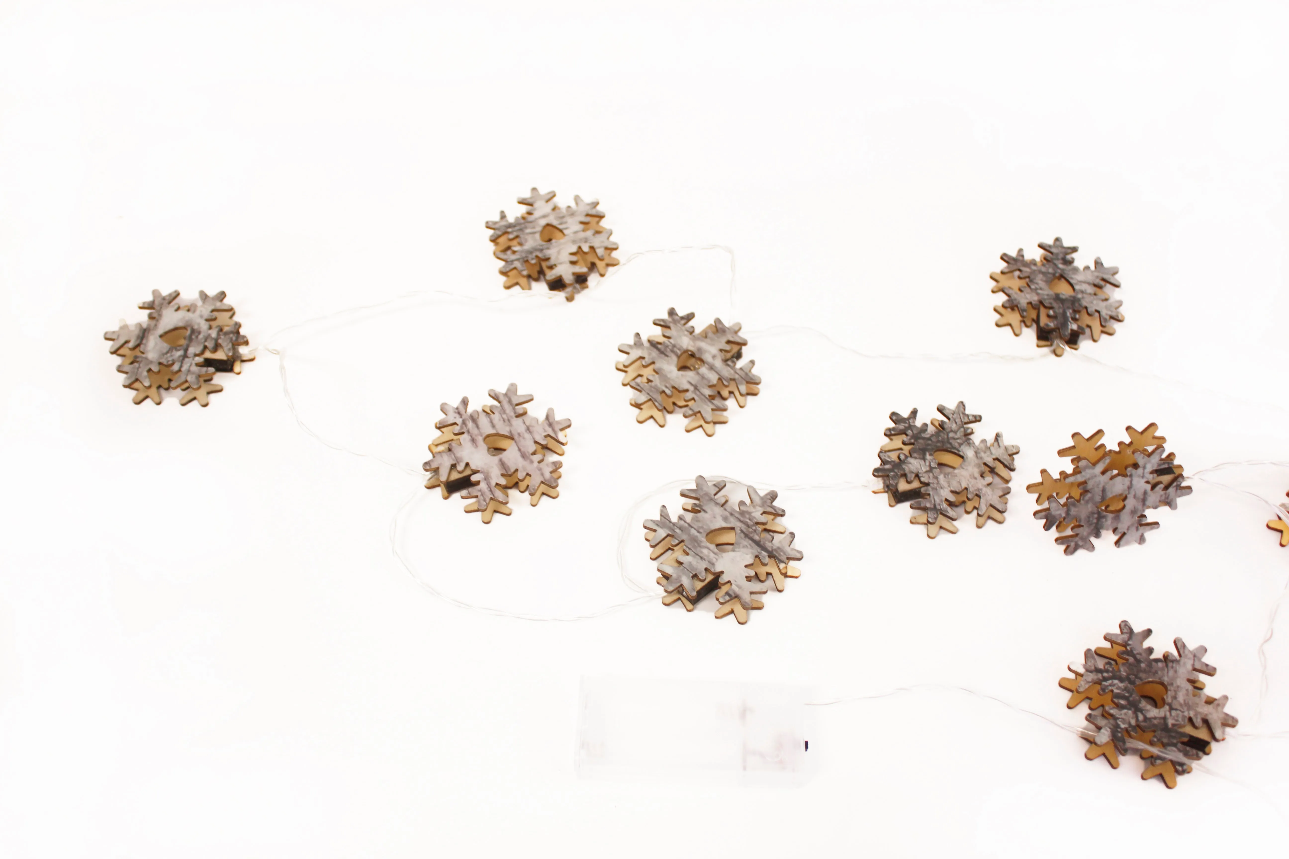 10 LED Battery Operated String Light with Wooden Snowflake - Warm White