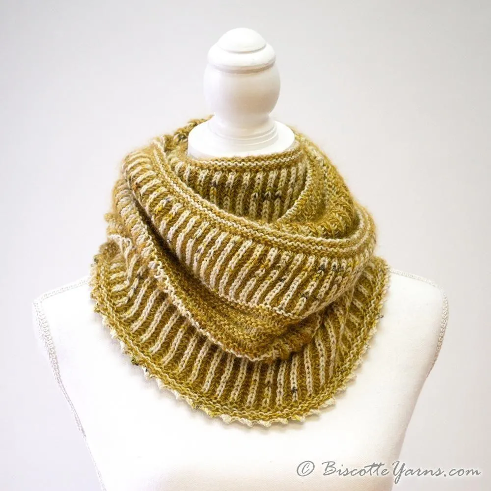 Rumpelstilskin - Free brioche cowl pattern